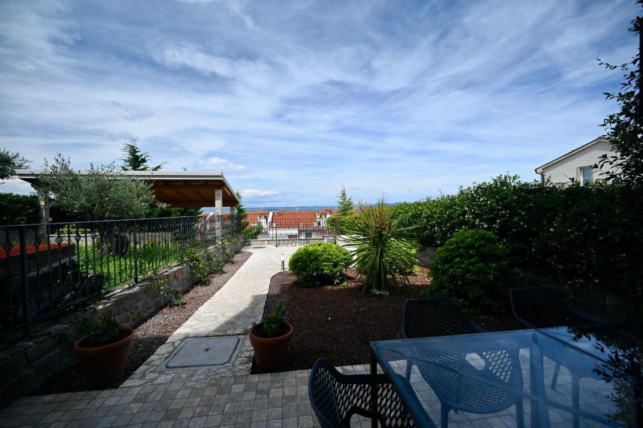 Sea Star Apartment Koper Exterior photo